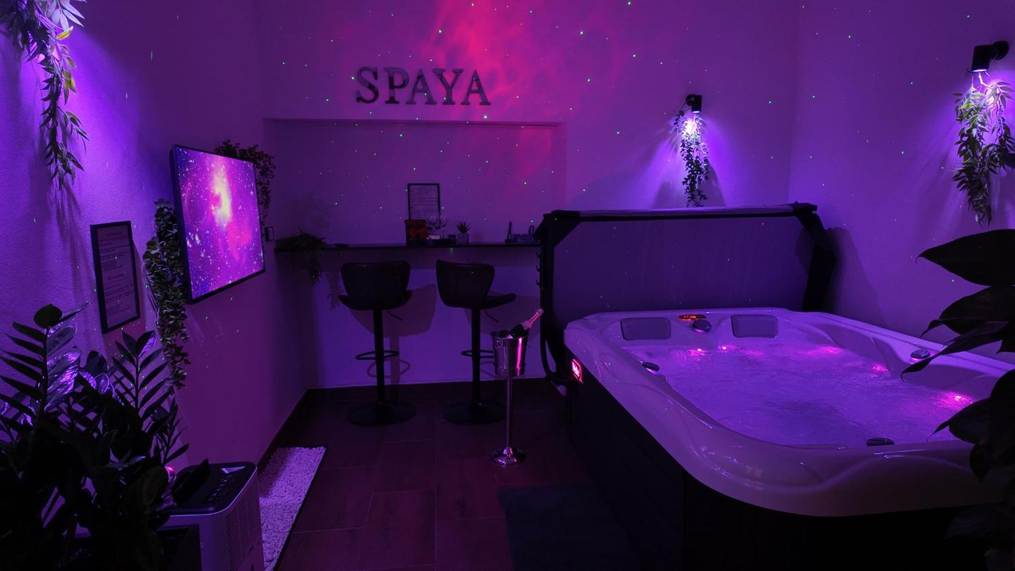 Spaya Jacuzzi Centrum Apartment - With Home Cinema & Private Parking Kosice Ngoại thất bức ảnh